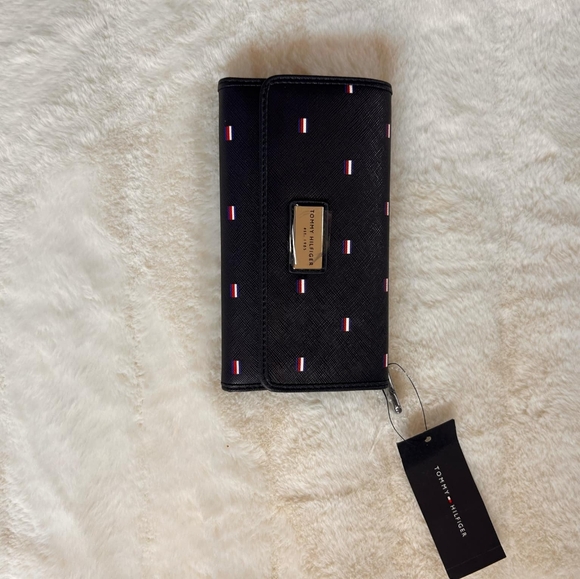 Tommy Hilfiger Wallet - Picture 1 of 4